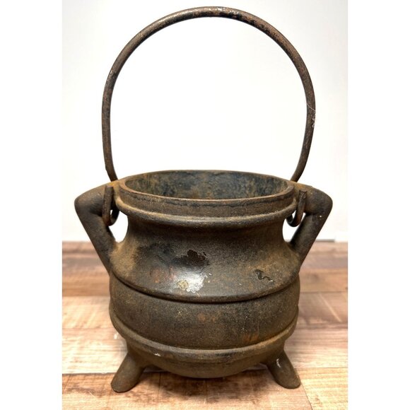 Antique Cast Iron Cauldron Pot With Handle Nice heavy Piece - Picture 1 of 8